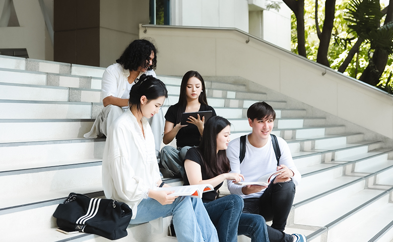 Bachelor of Communication Arts (B.Com.Arts) Digital Content and Media Creation English Program